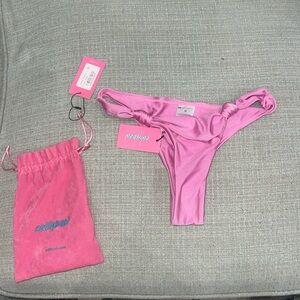 Edikted Bikini bottoms, never worn, super cute and comfy, pink, knot hips